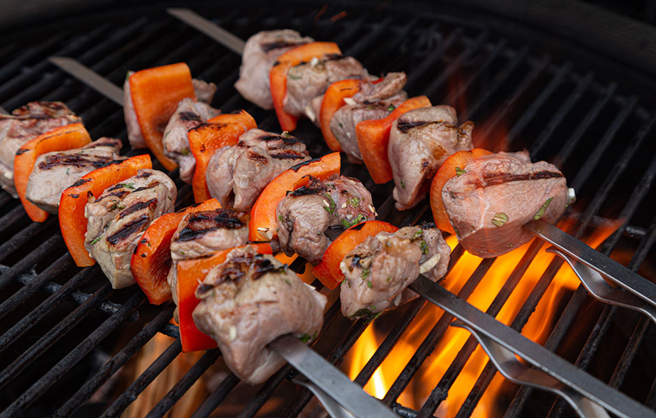 midden australische lamsspiesen met citroen en knoflook bbq marc devleesboerderij