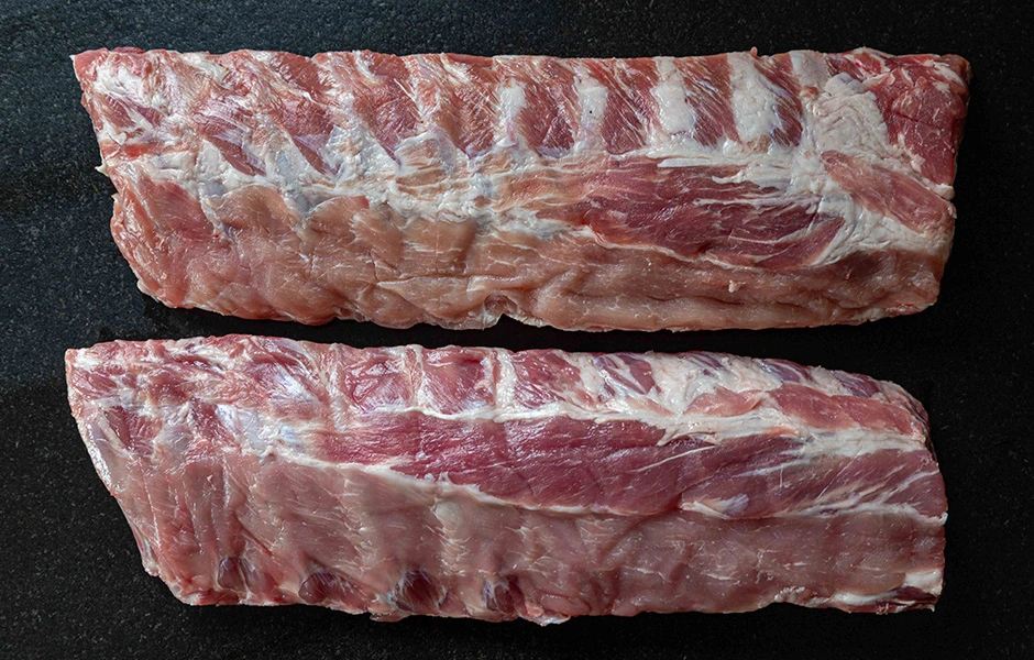vlees braised spareribs in dutch oven bbq marc devleesboerderij