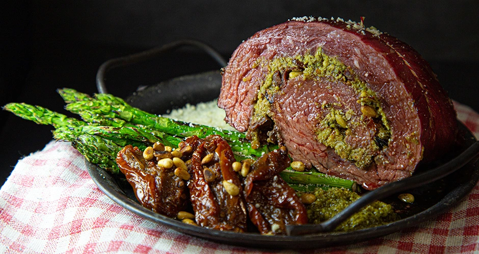 Flank steak rollade met pesto