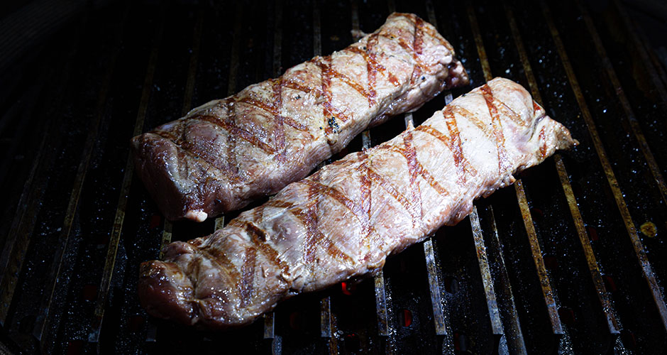 einde gegrilde ree filet met truffelrisotto bitterzoete gegrilde witlof en een klassieke rode wijnsaus bbq marc devleesboerderij