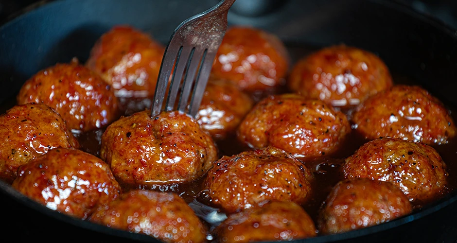 einde gerookte gehaktballetjes met tennessee red sauce bbq marc devleesboerderij