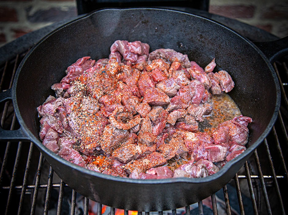 midden hertenstoofvlees met rode wijn bbq martc devleesboerderij