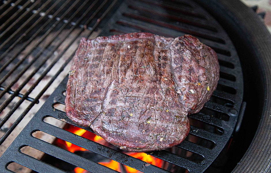 einde in rode wijn gemarineerde hertenbiefstuk bbq marc devleesboerderij