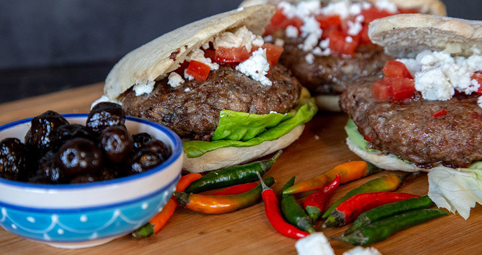 Lamsburger van Texels lamsgehakt in een pitabroodje