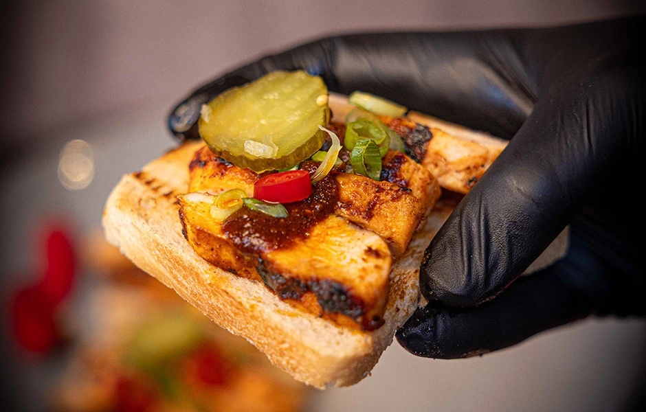 einde louisiana hot chicken bbq marc devleesboerderij
