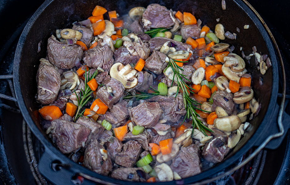 midden pastei van rundersukade en een winterstout grillfun devleesboerderij