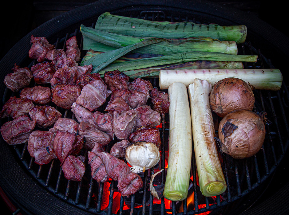 midden stoofpot met blauw witte kalfswangen bbq marc devleesboerderij