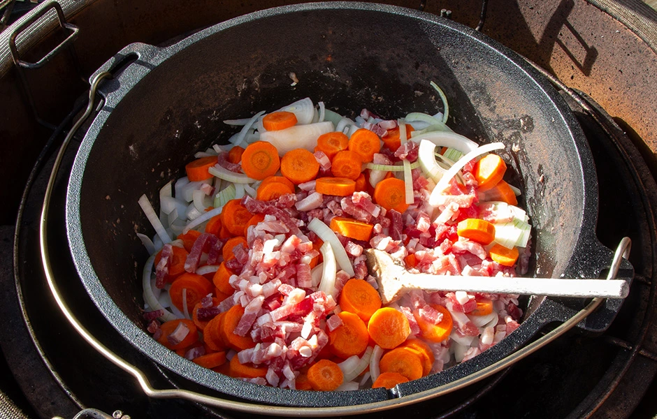 einde wildzwijn stoofpot met donker bier bbq marc devleesboerderij 1