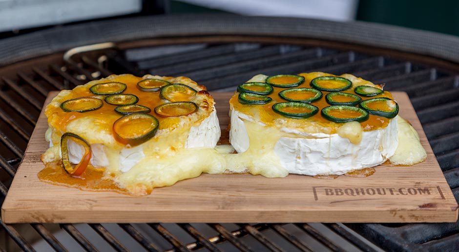 gerookte lopende camembert metjalapeno en abrikozen marmelade devleesboerderij