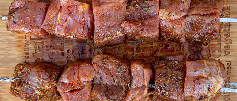 begin souvlaki van livar varkenshaas van de bbq met zelfgemaakte tzatziki devleesboerderij marc lechanteur